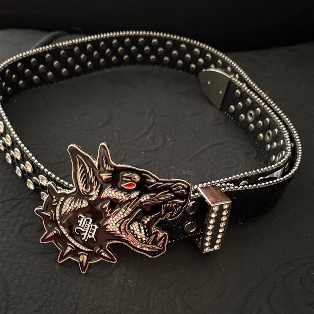 Edgy Black Belt with Wolf Buckle
